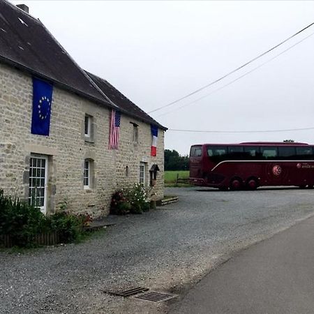 Chevrerie De La Huberdiere Liesville-sur-Douve Экстерьер фото