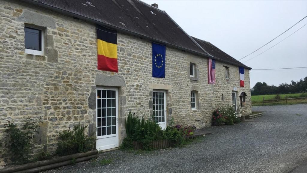 Chevrerie De La Huberdiere Liesville-sur-Douve Экстерьер фото